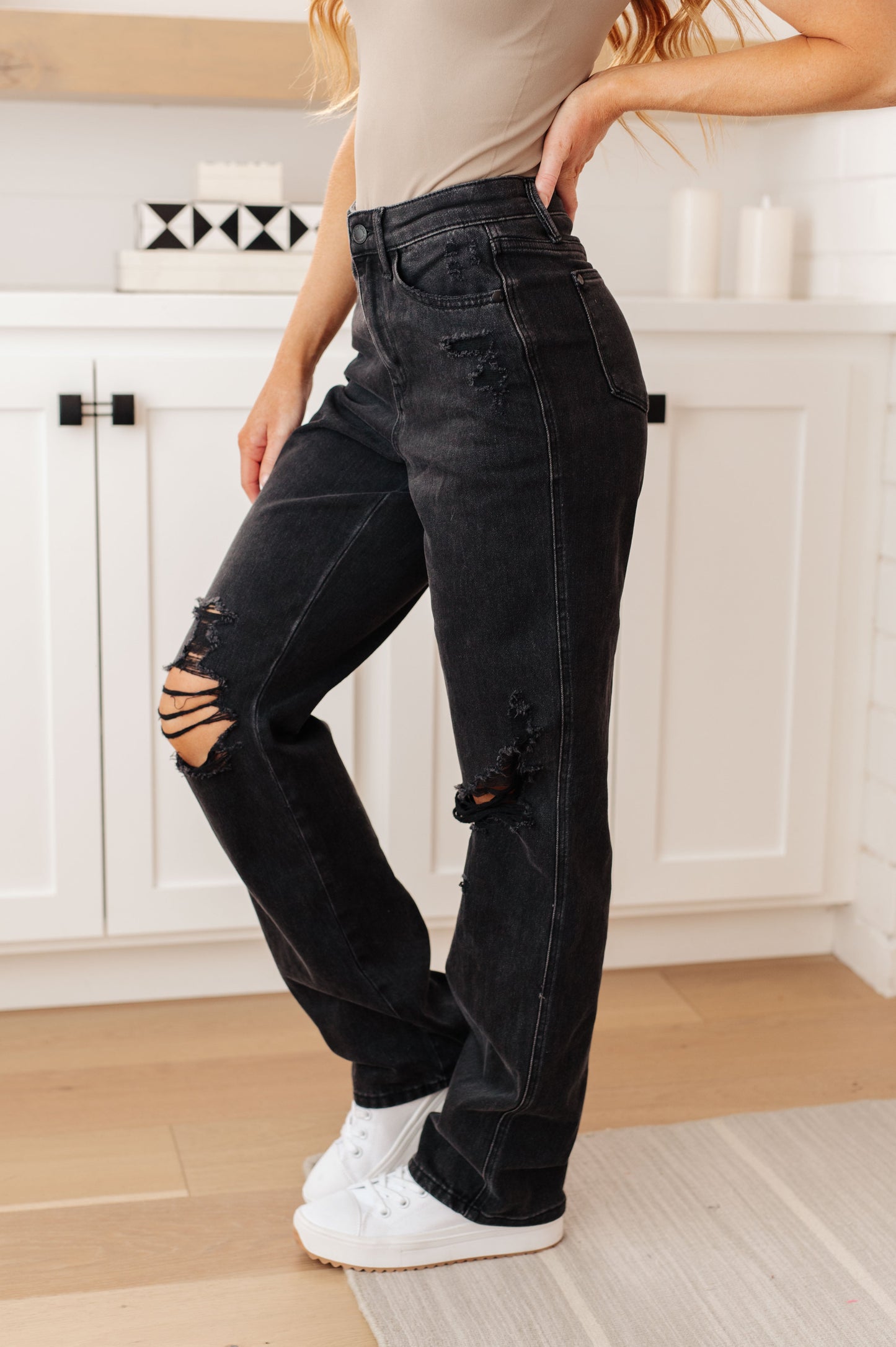 Susannah High Rise Rigid Magic 90's Distressed Straight Jeans in Black