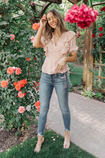 Folksong Floral Top in Coral